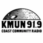 Logo da KMUN 91.9 FM