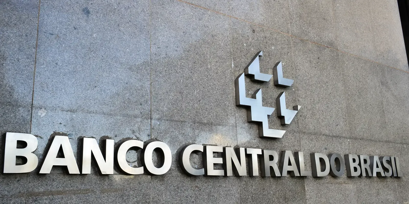 BC: "melhores práticas" recomendam não reagir a choques de oferta