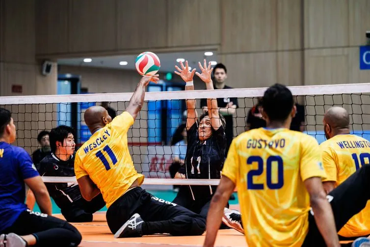 Brasil vai às quartas do Mundial de vôlei sentado nos dois naipes