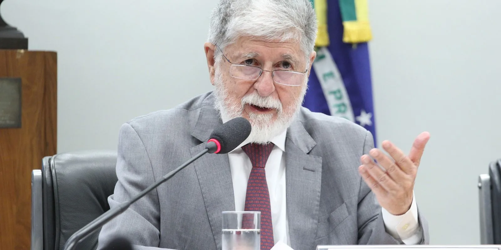 Celso Amorim: IA sob controle de poucas empresas piora desigualdades
