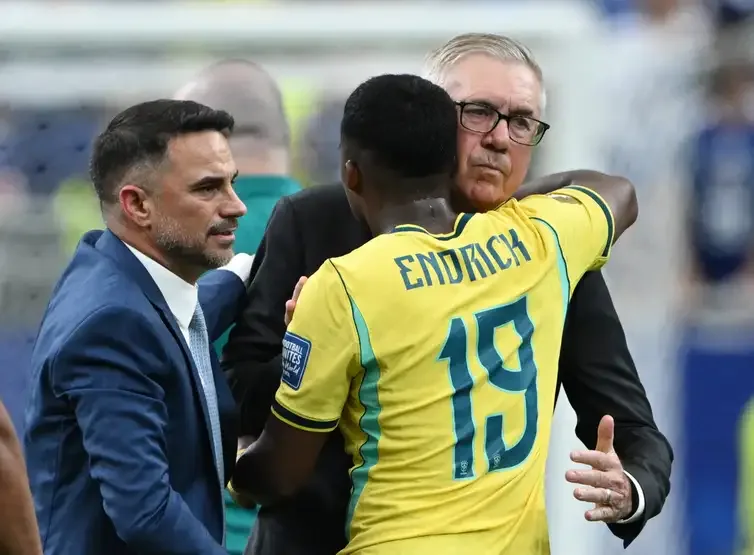 Endrick cita papo com veteranos e confiança em Ancelotti: "iluminado"