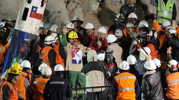 Equipes avançam no resgate de mineiros presos na maior mina de cobre do mundo após tremor no Chile