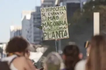 Marcha em São Paulo pede legalização da maconha