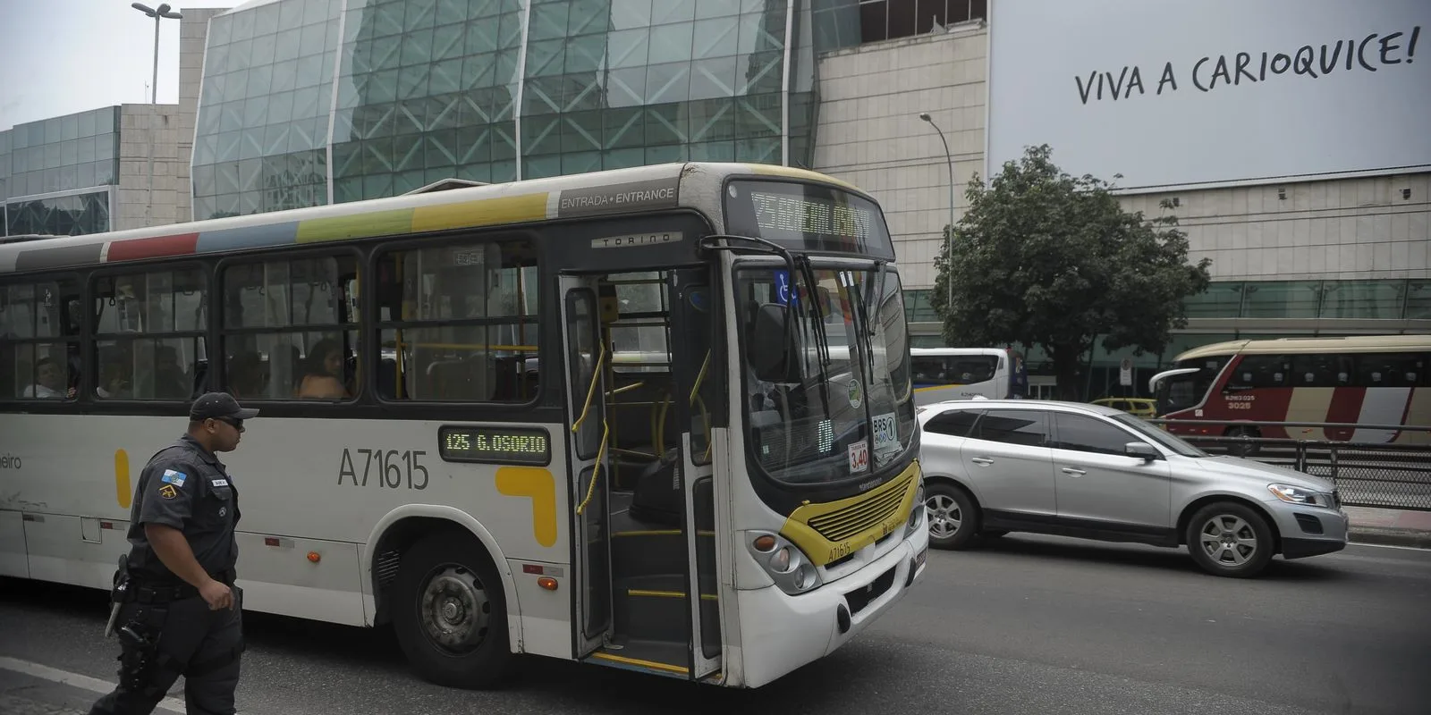 Rodoviários do Rio decidem continuar em estado de greve até amanhã