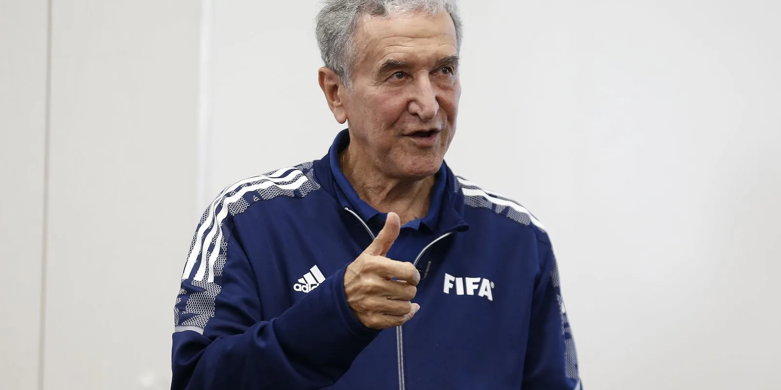 Técnico do tetra, Carlos Alberto Parreira é internado no Rio